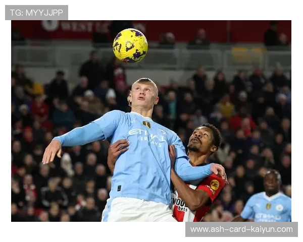 足球英超边路突破底线传中极具威胁——从边线到门前的致命连接